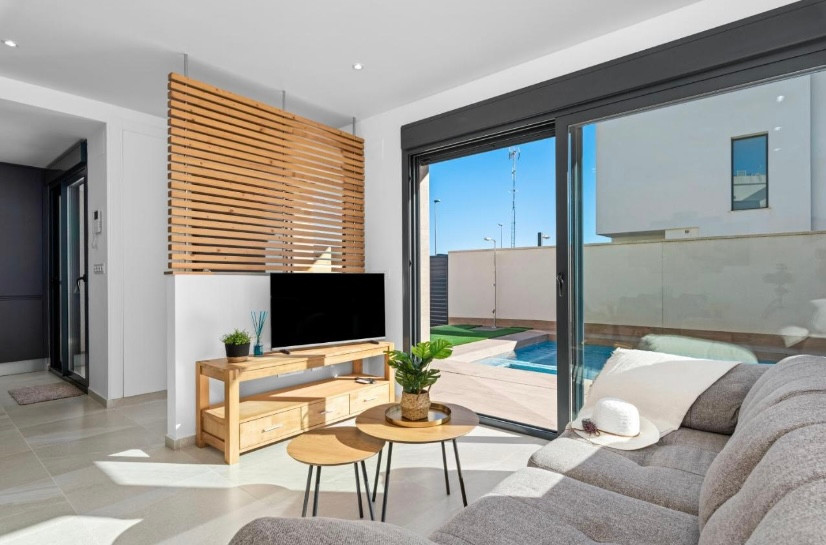 Se vende Villa - Chalet de 3 dormitorios en Costa Blanca, Alicante, España