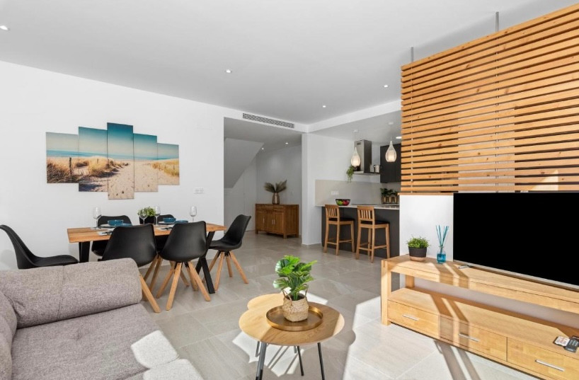 Se vende Villa - Chalet de 3 dormitorios en Costa Blanca, Alicante, España