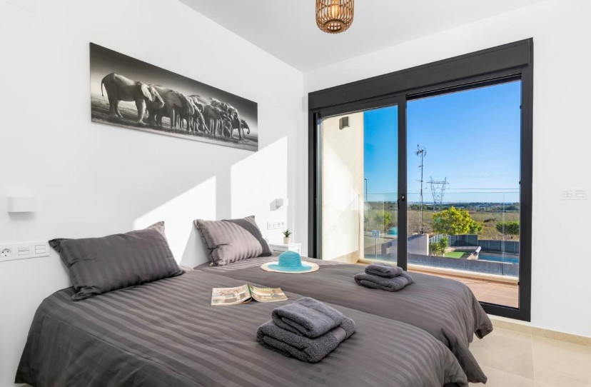 Se vende Villa - Chalet de 3 dormitorios en Costa Blanca, Alicante, España