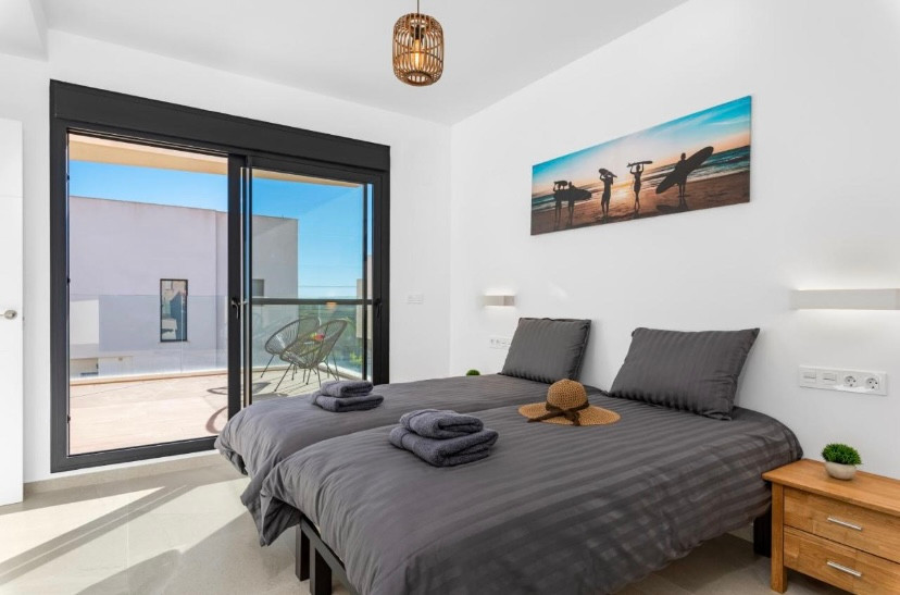 Se vende Villa - Chalet de 3 dormitorios en Costa Blanca, Alicante, España