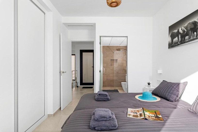 Se vende Villa - Chalet de 3 dormitorios en Costa Blanca, Alicante, España