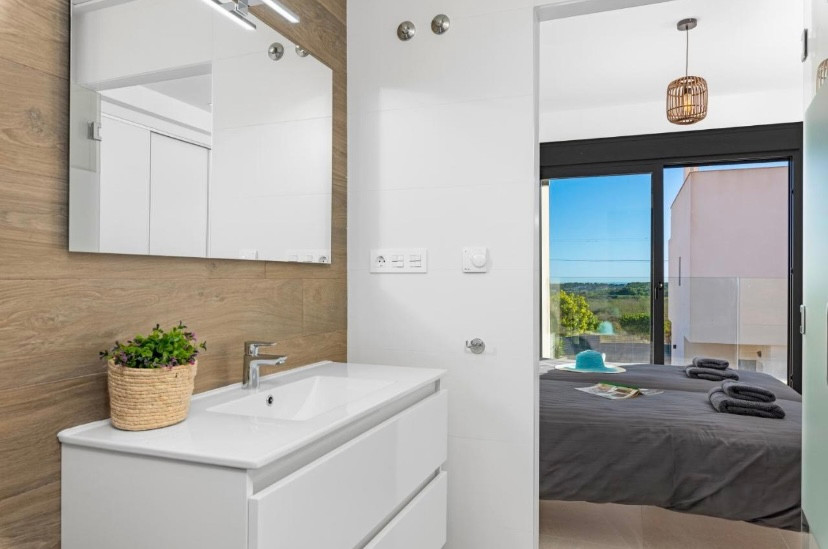 Se vende Villa - Chalet de 3 dormitorios en Costa Blanca, Alicante, España