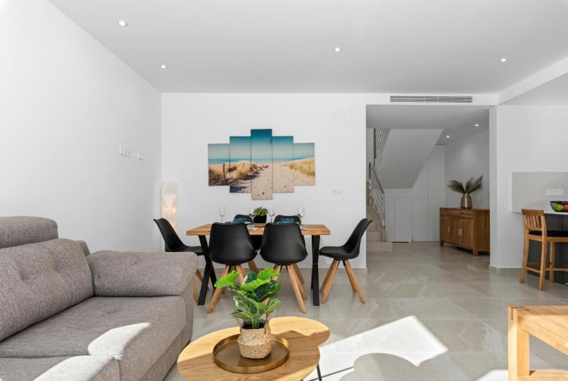 Se vende Villa - Chalet de 3 dormitorios en Costa Blanca, Alicante, España