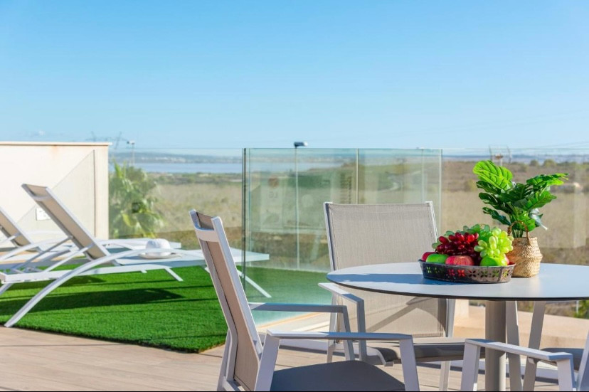 Se vende Villa - Chalet de 3 dormitorios en Costa Blanca, Alicante, España