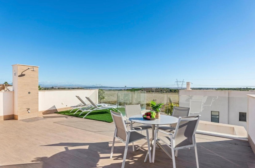 Se vende Villa - Chalet de 3 dormitorios en Costa Blanca, Alicante, España