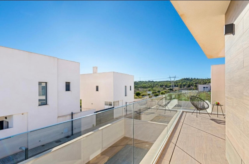 Se vende Villa - Chalet de 3 dormitorios en Costa Blanca, Alicante, España