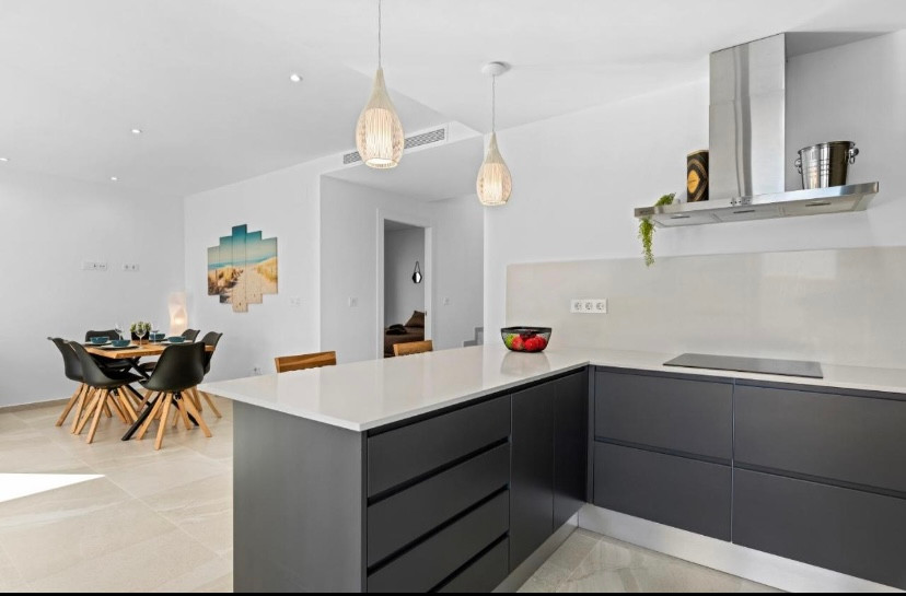 Se vende Villa - Chalet de 3 dormitorios en Costa Blanca, Alicante, España