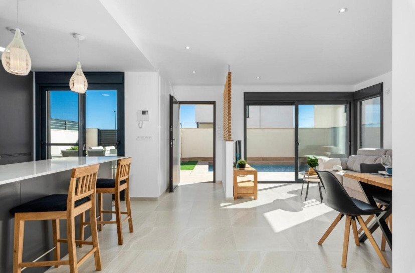 Se vende Villa - Chalet de 3 dormitorios en Costa Blanca, Alicante, España