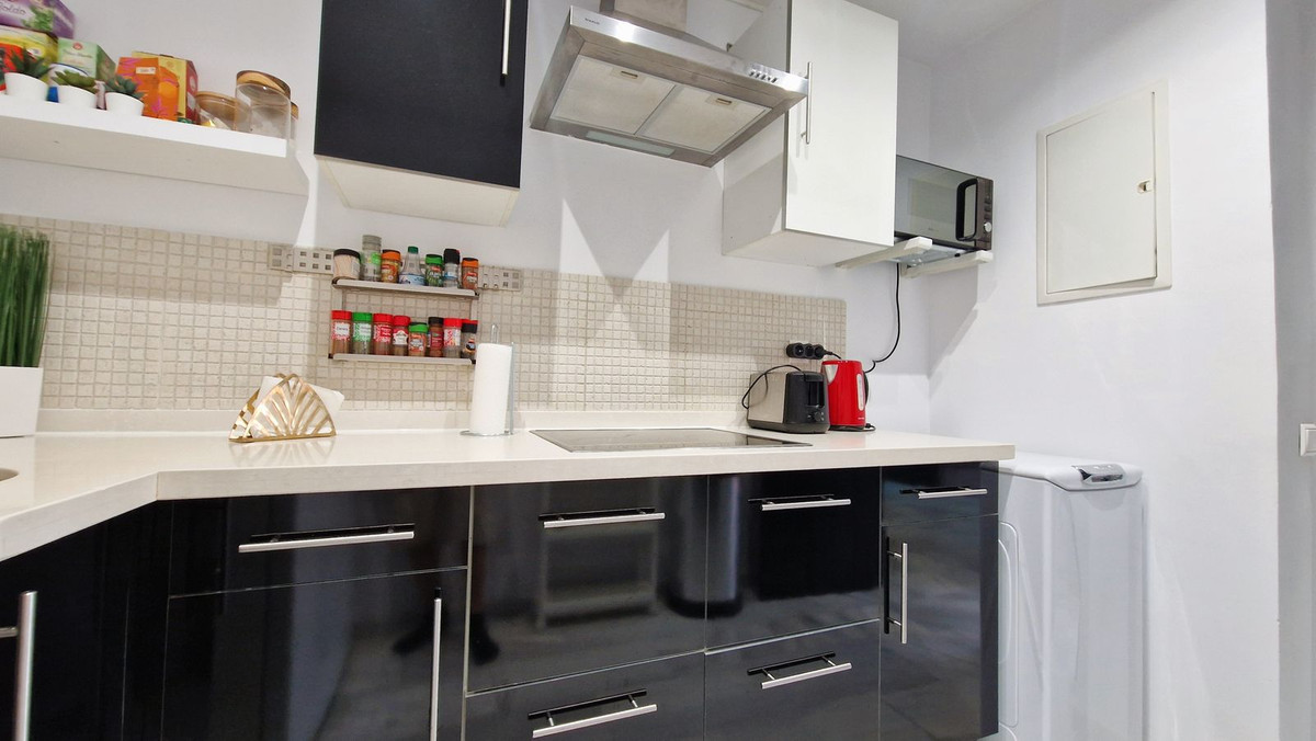 2 Bed Apartment for sale in Puerto Banús Costa Del Sol, Málaga, Spain