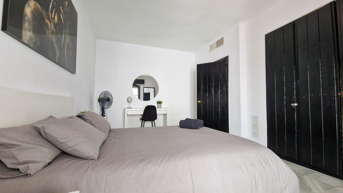2 Bed Apartment for sale in Puerto Banús Costa Del Sol, Málaga, Spain
