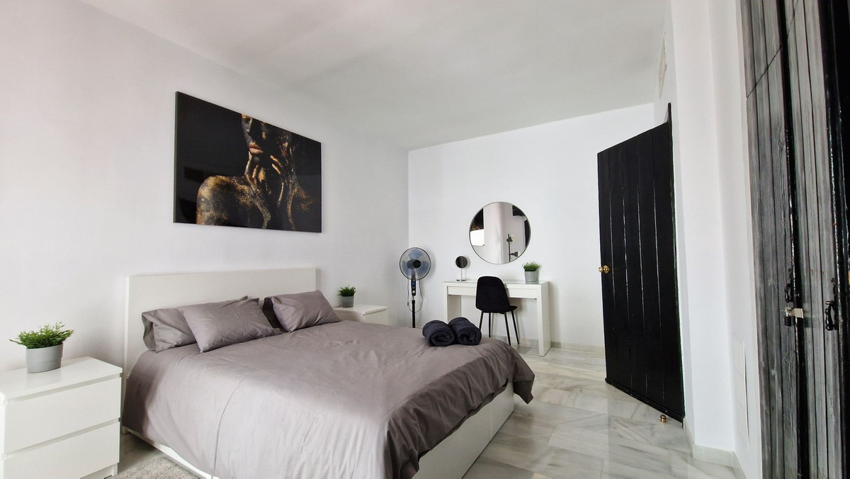 2 Bed Apartment for sale in Puerto Banús Costa Del Sol, Málaga, Spain