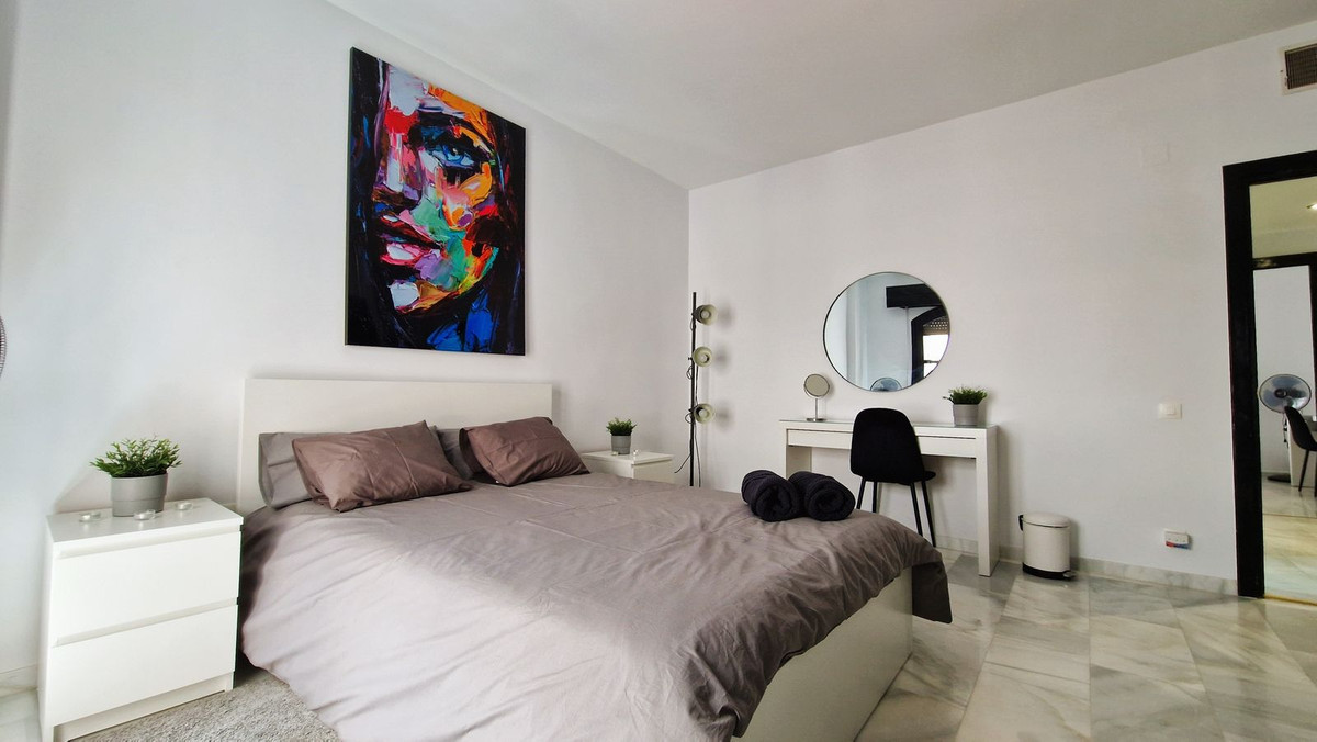 2 Bed Apartment for sale in Puerto Banús Costa Del Sol, Málaga, Spain