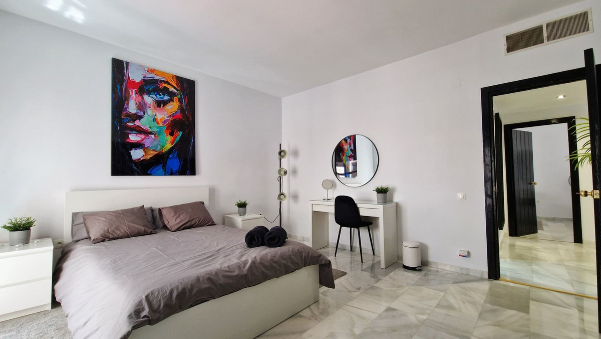 2 Bed Apartment for sale in Puerto Banús Costa Del Sol, Málaga, Spain
