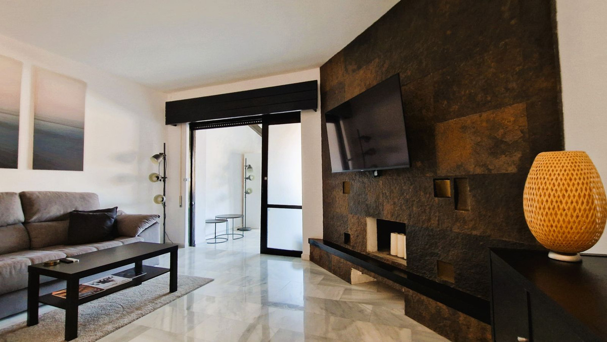2 Bed Apartment for sale in Puerto Banús Costa Del Sol, Málaga, Spain