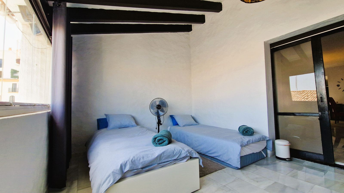 2 Bed Apartment for sale in Puerto Banús Costa Del Sol, Málaga, Spain