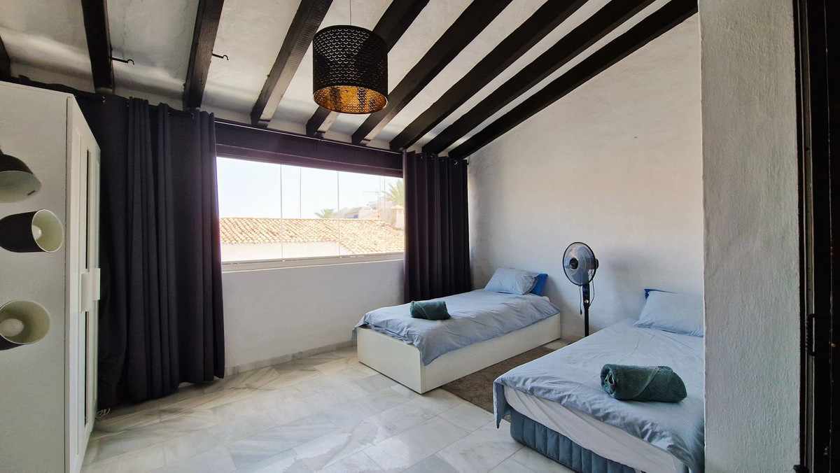 2 Bed Apartment for sale in Puerto Banús Costa Del Sol, Málaga, Spain