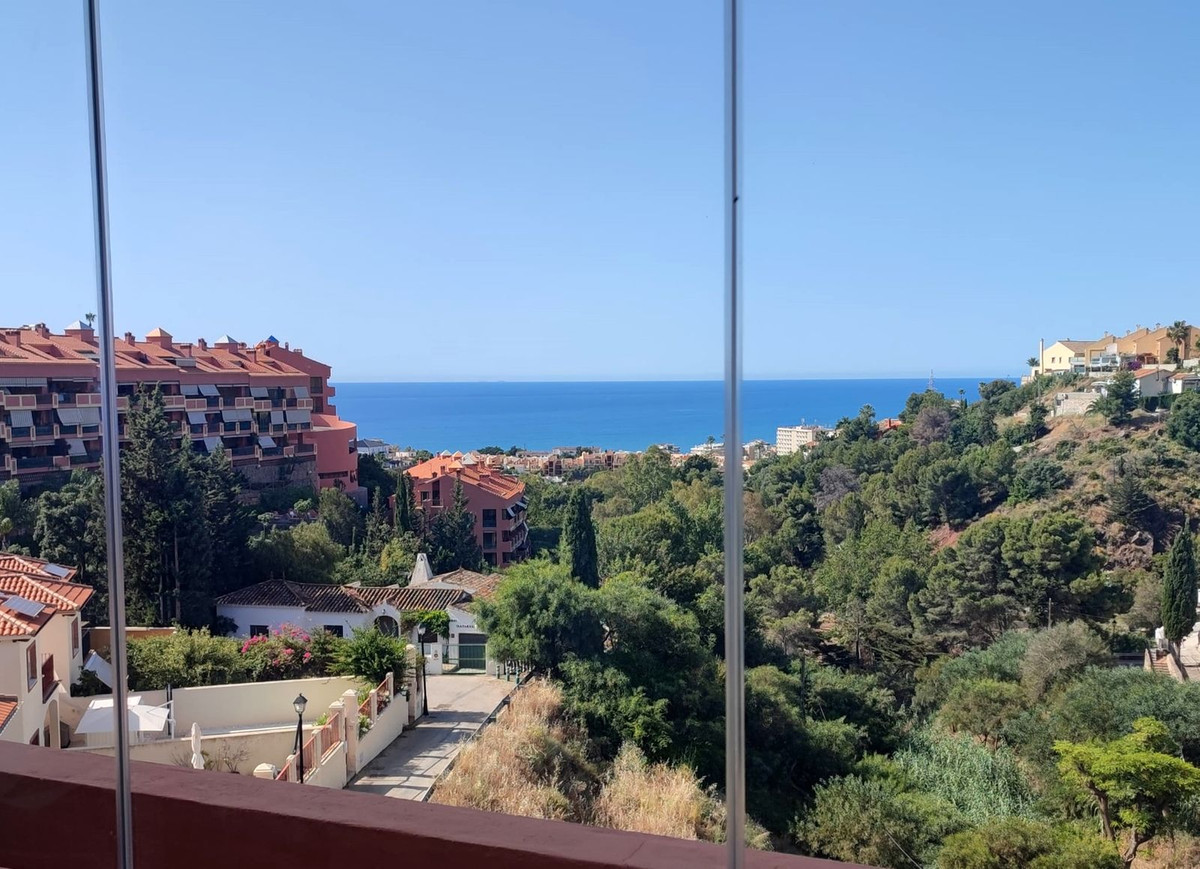 4 Bed Apartment for sale in Torreblanca Costa Del Sol, Málaga, Spain