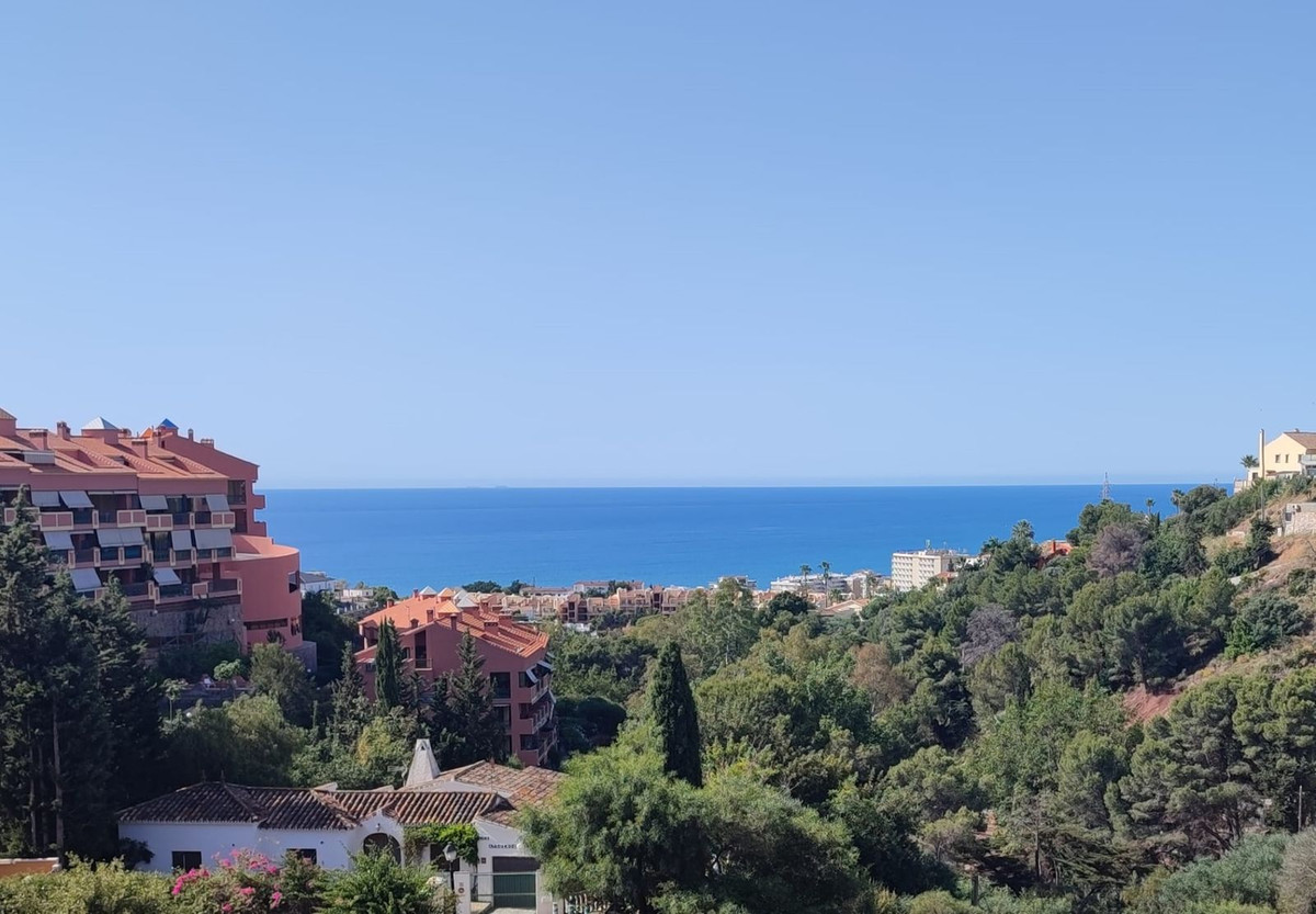 4 Bed Apartment for sale in Torreblanca Costa Del Sol, Málaga, Spain