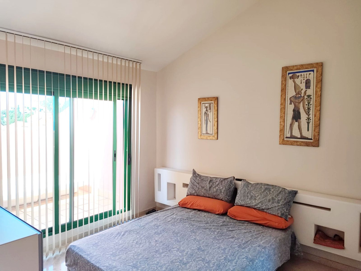 4 Bed Apartment for sale in Torreblanca Costa Del Sol, Málaga, Spain