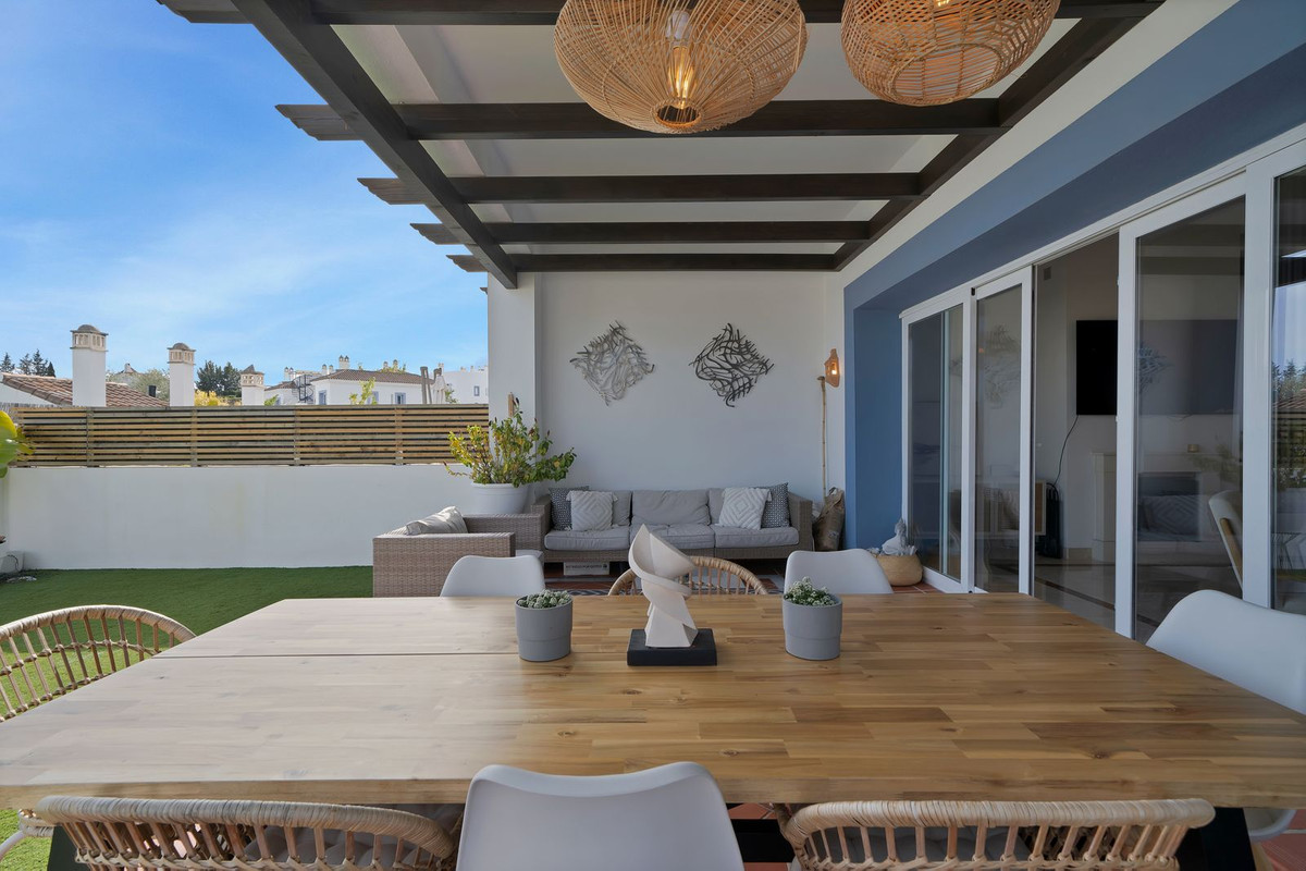 Se vende Apartamento Planta Baja de 3 dormitorios en Costa Del Sol, Málaga, España