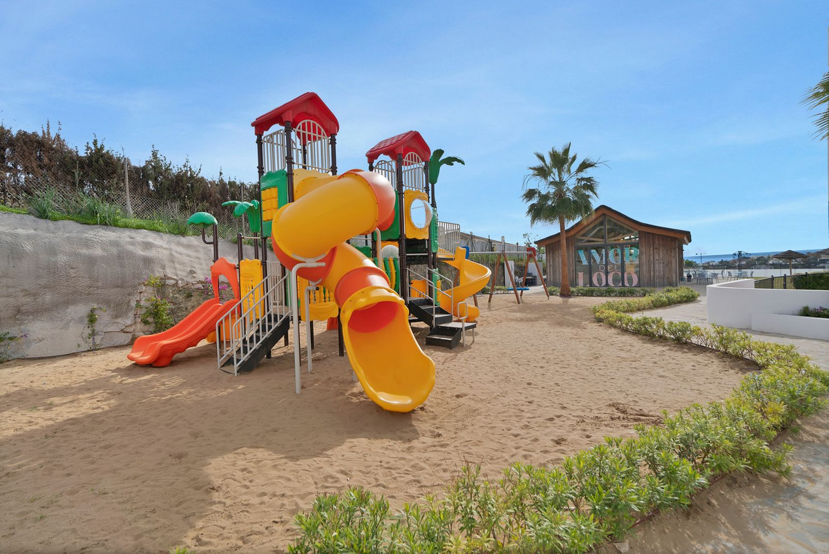 Se vende Apartamento Planta Baja de 3 dormitorios en Costa Del Sol, Málaga, España