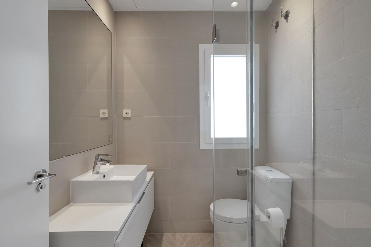 Se vende Apartamento Planta Baja de 3 dormitorios en Costa Del Sol, Málaga, España