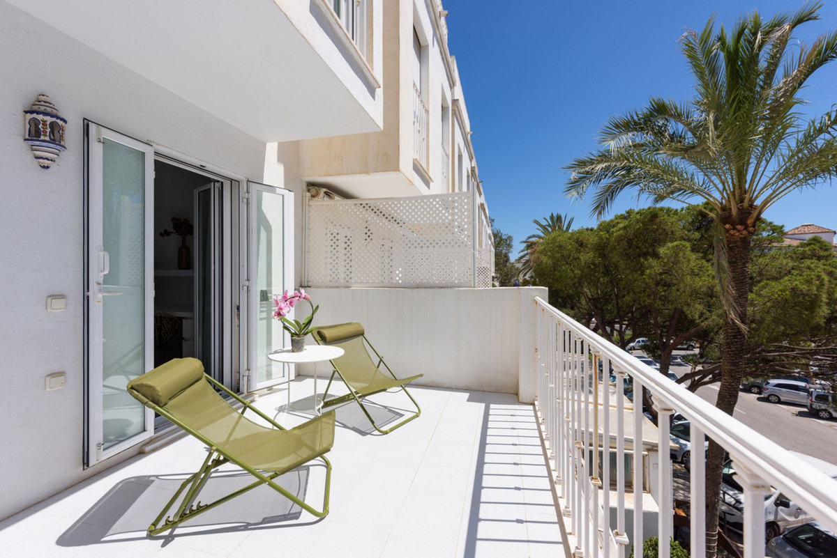 3 Bed Townhouse for sale in Nueva Andalucía Costa Del Sol, Málaga, Spain