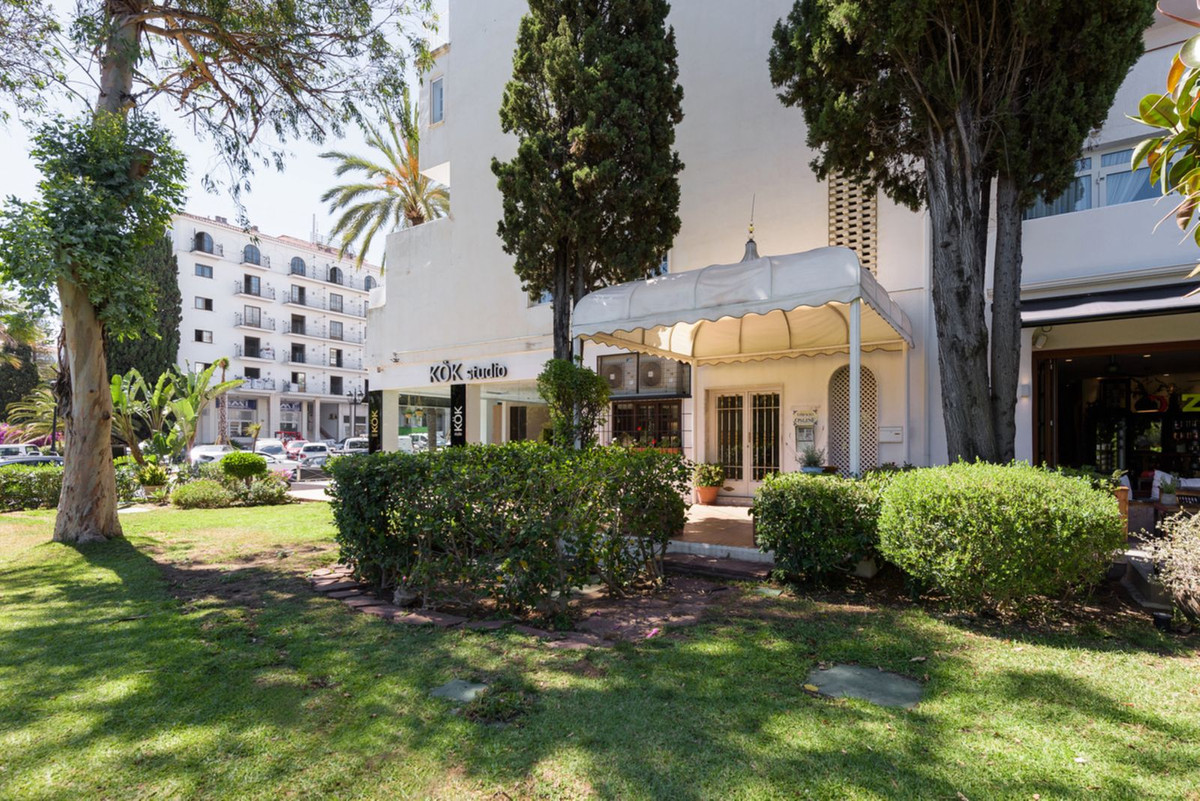 3 Bed Townhouse for sale in Nueva Andalucía Costa Del Sol, Málaga, Spain