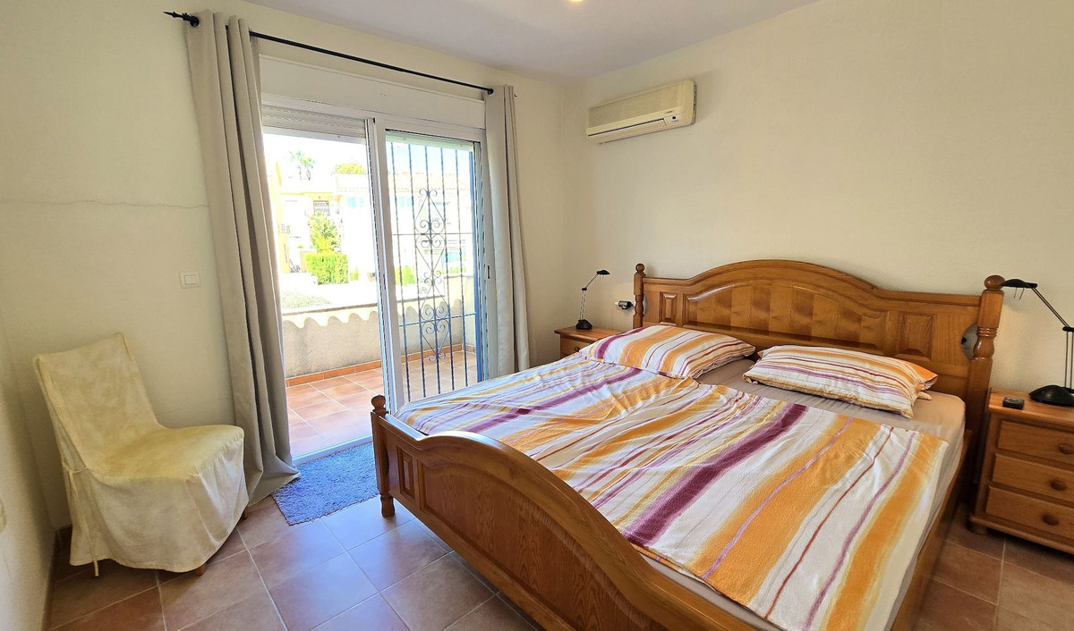 Se vende Villa - Chalet de 3 dormitorios en Costa Blanca, Alicante, España