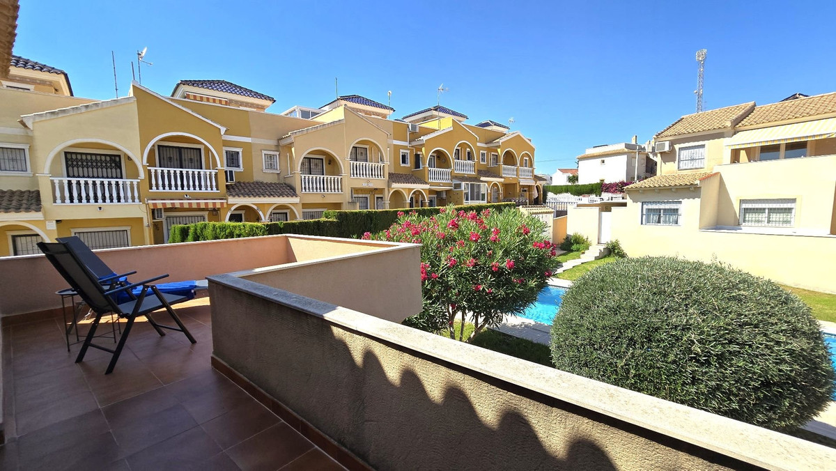 Se vende Villa - Chalet de 3 dormitorios en Costa Blanca, Alicante, España