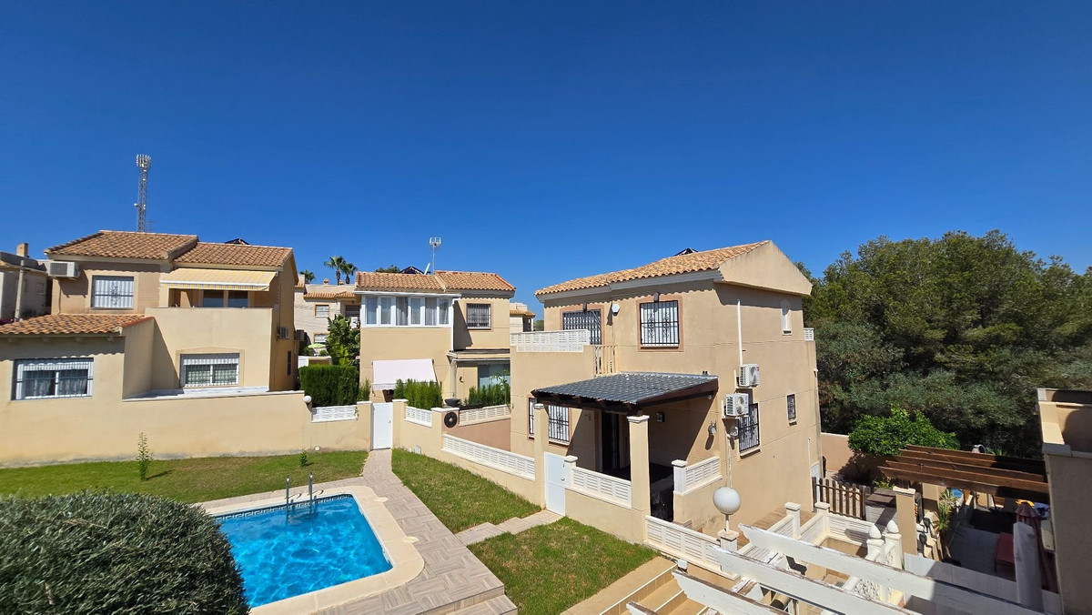 Se vende Villa - Chalet de 3 dormitorios en Costa Blanca, Alicante, España