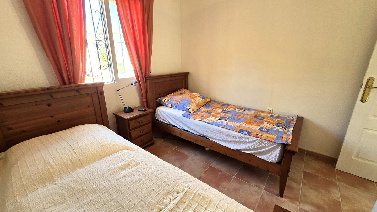 Se vende Villa - Chalet de 3 dormitorios en Costa Blanca, Alicante, España