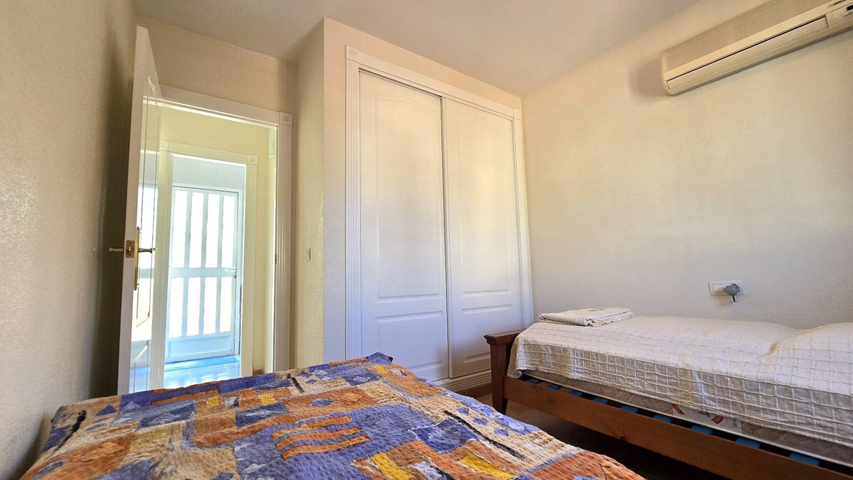 Se vende Villa - Chalet de 3 dormitorios en Costa Blanca, Alicante, España