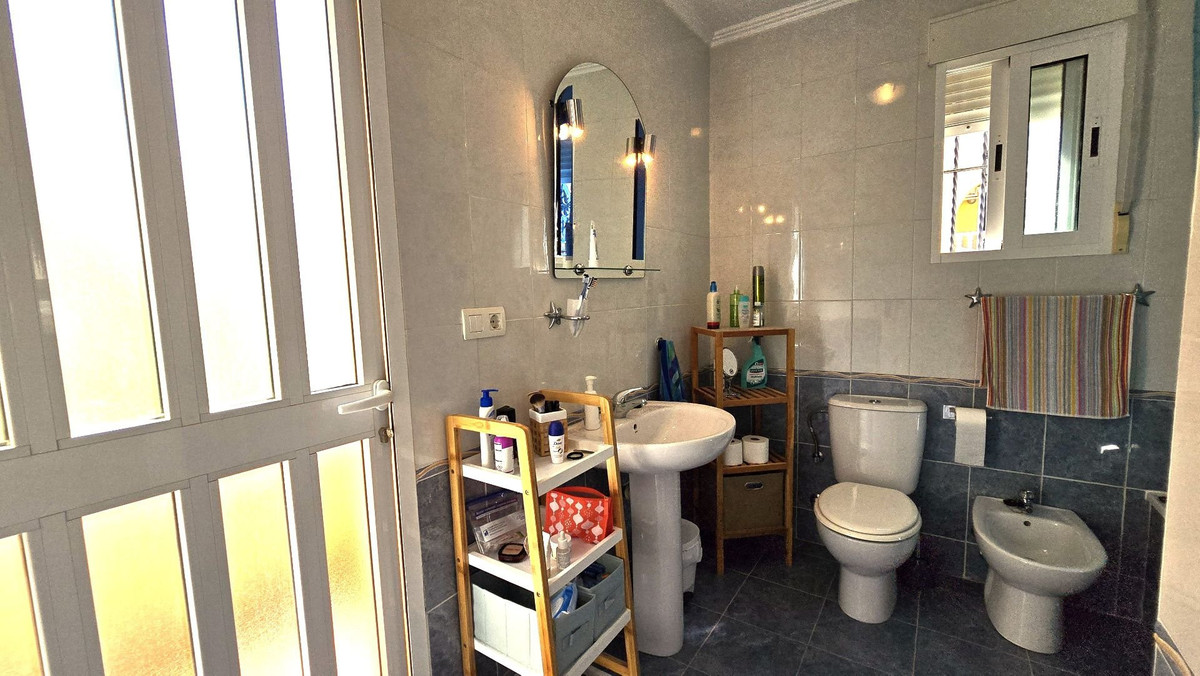 Se vende Villa - Chalet de 3 dormitorios en Costa Blanca, Alicante, España