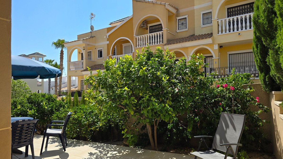 Se vende Villa - Chalet de 3 dormitorios en Costa Blanca, Alicante, España