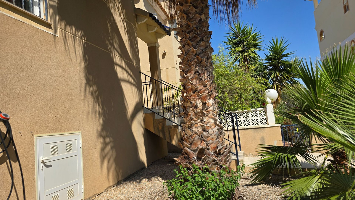 Se vende Villa - Chalet de 3 dormitorios en Costa Blanca, Alicante, España