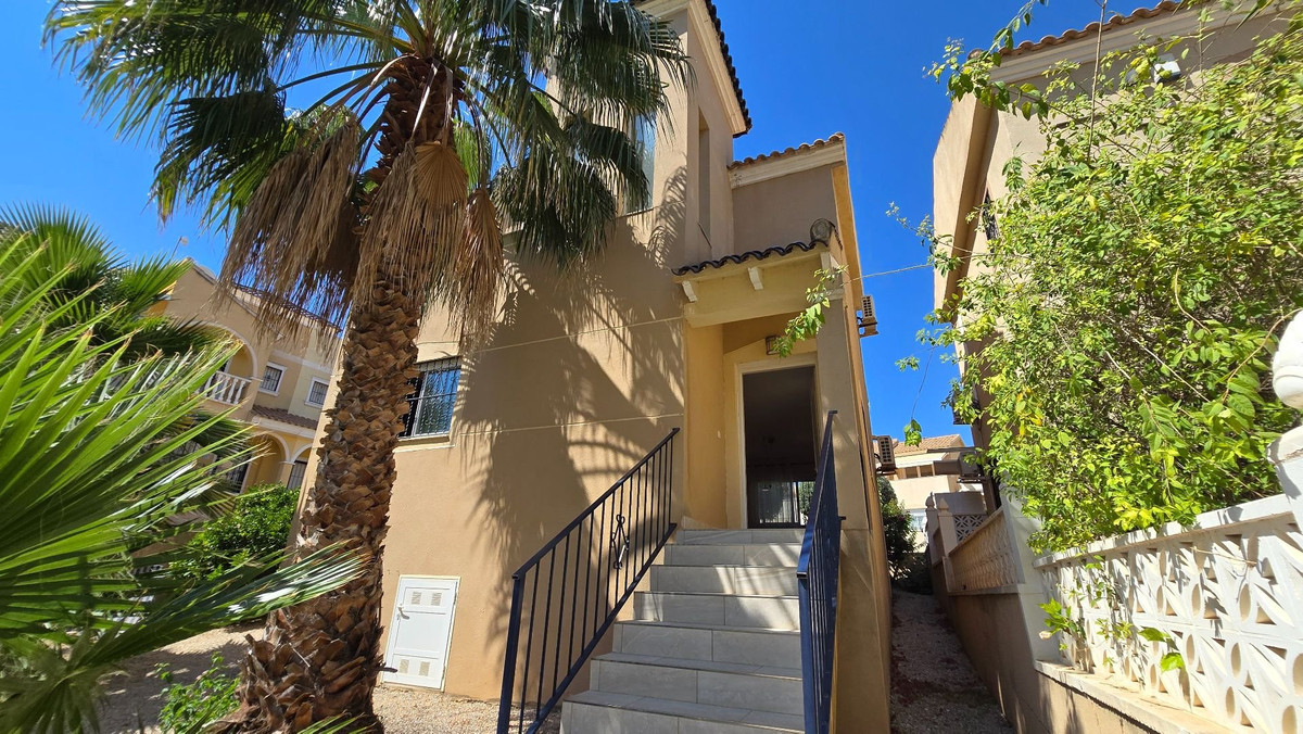Se vende Villa - Chalet de 3 dormitorios en Costa Blanca, Alicante, España