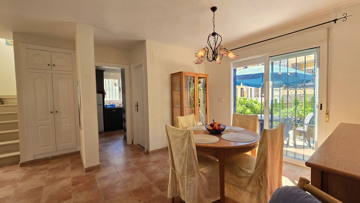Se vende Villa - Chalet de 3 dormitorios en Costa Blanca, Alicante, España