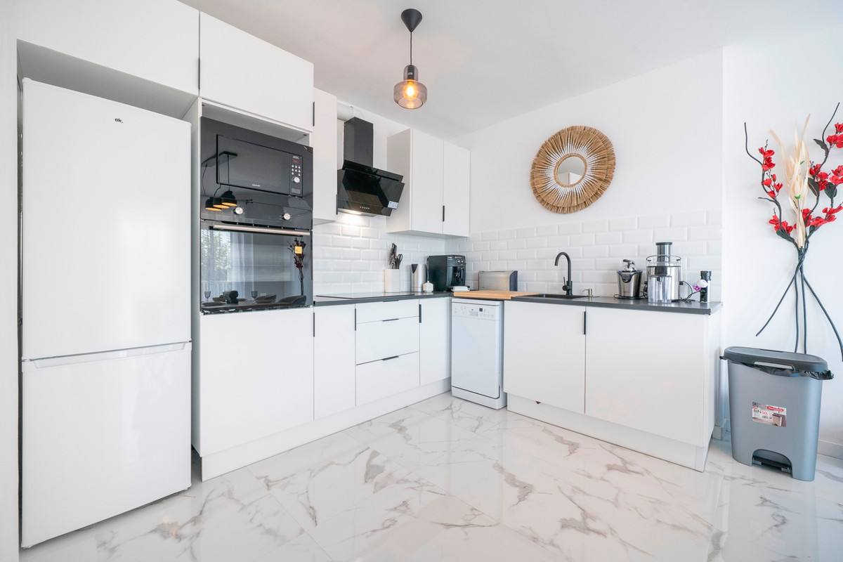 Se vende Apartamento Planta Media de 2 dormitorios en Costa Blanca, Alicante, España