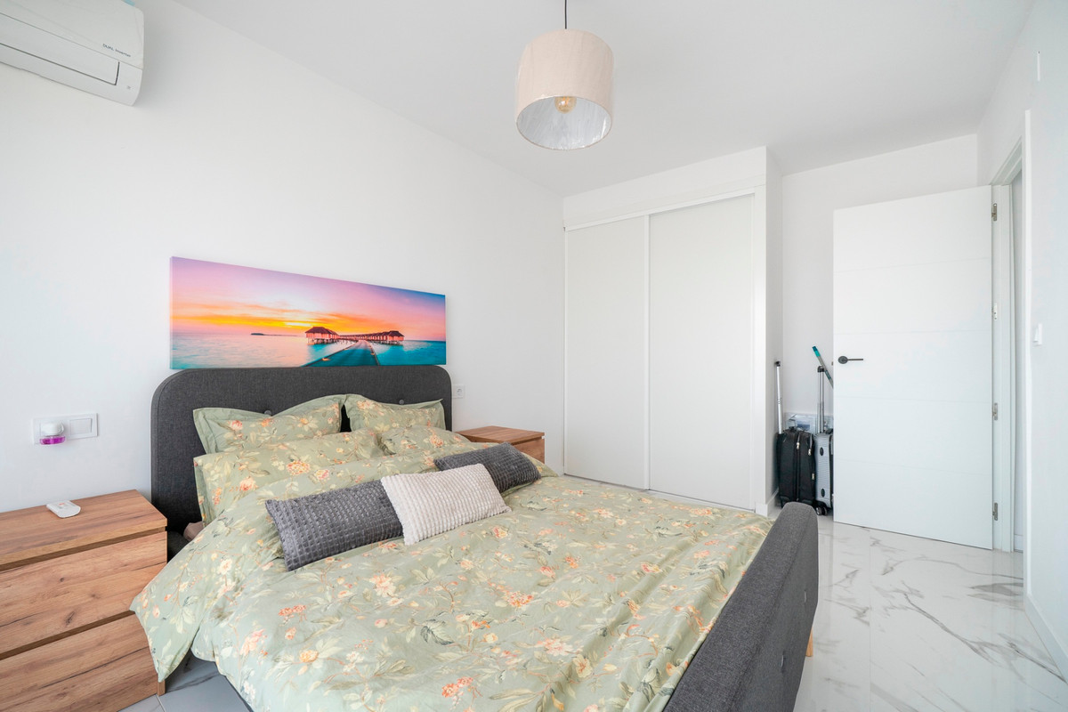 Se vende Apartamento Planta Media de 2 dormitorios en Costa Blanca, Alicante, España