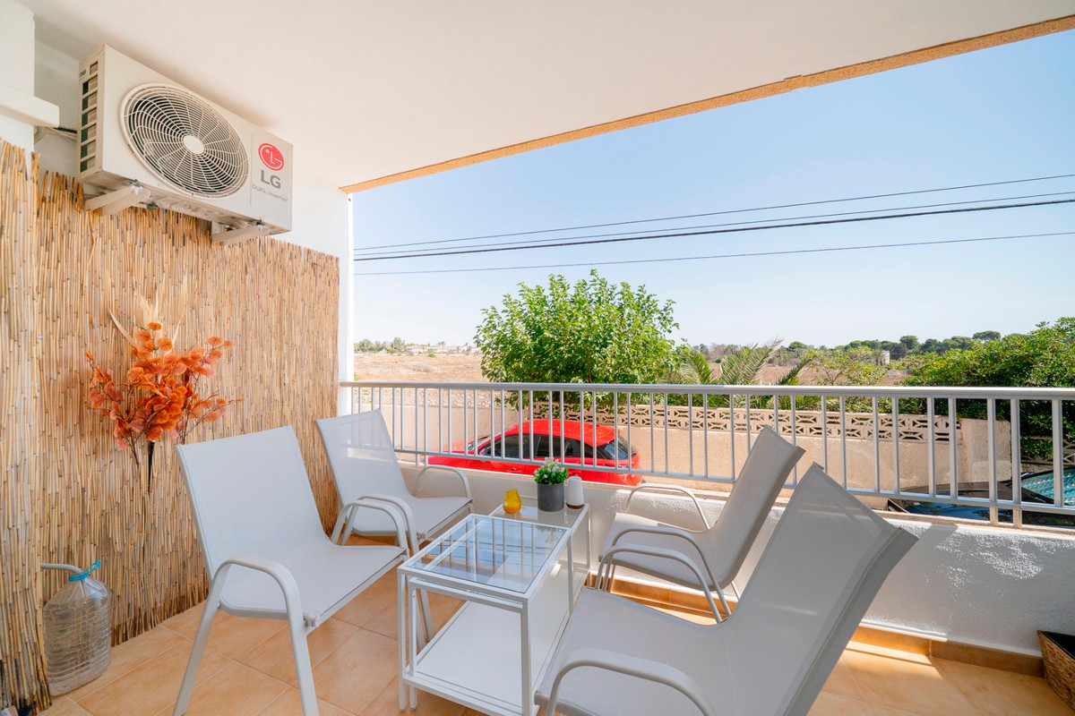 Se vende Apartamento Planta Media de 2 dormitorios en Costa Blanca, Alicante, España