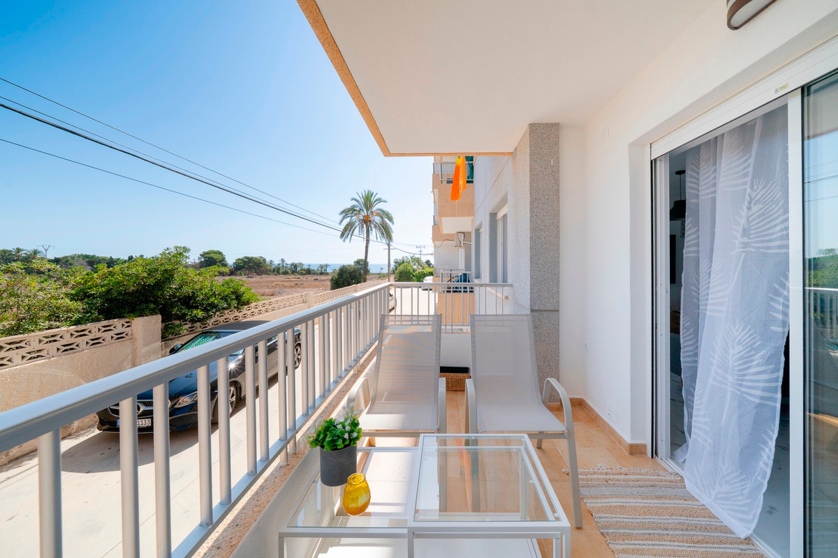 Se vende Apartamento Planta Media de 2 dormitorios en Costa Blanca, Alicante, España