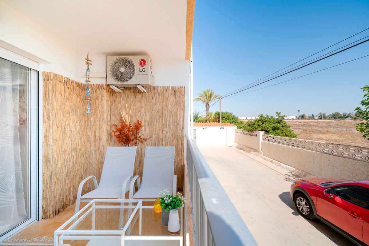 Se vende Apartamento Planta Media de 2 dormitorios en Costa Blanca, Alicante, España