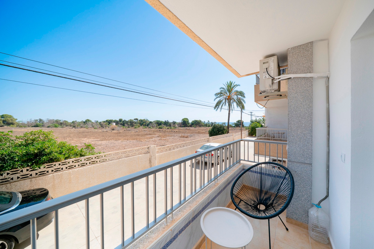 Se vende Apartamento Planta Media de 2 dormitorios en Costa Blanca, Alicante, España
