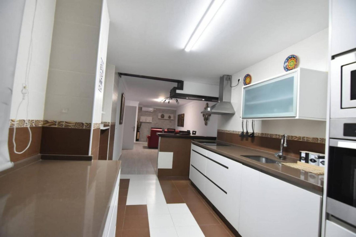 3 Bed Commercial unit for sale in Ronda Costa Del Sol, Málaga, Spain