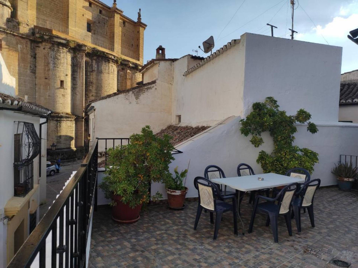 3 Bed Commercial unit for sale in Ronda Costa Del Sol, Málaga, Spain