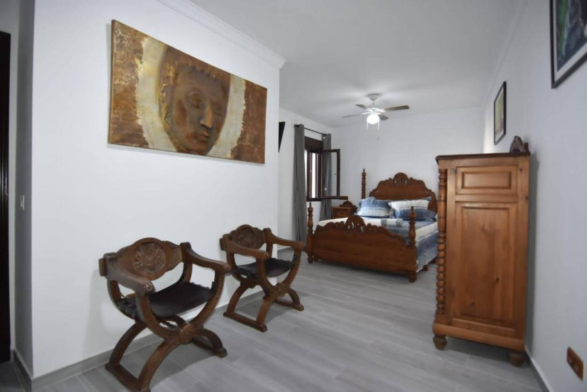 3 Bed Commercial unit for sale in Ronda Costa Del Sol, Málaga, Spain