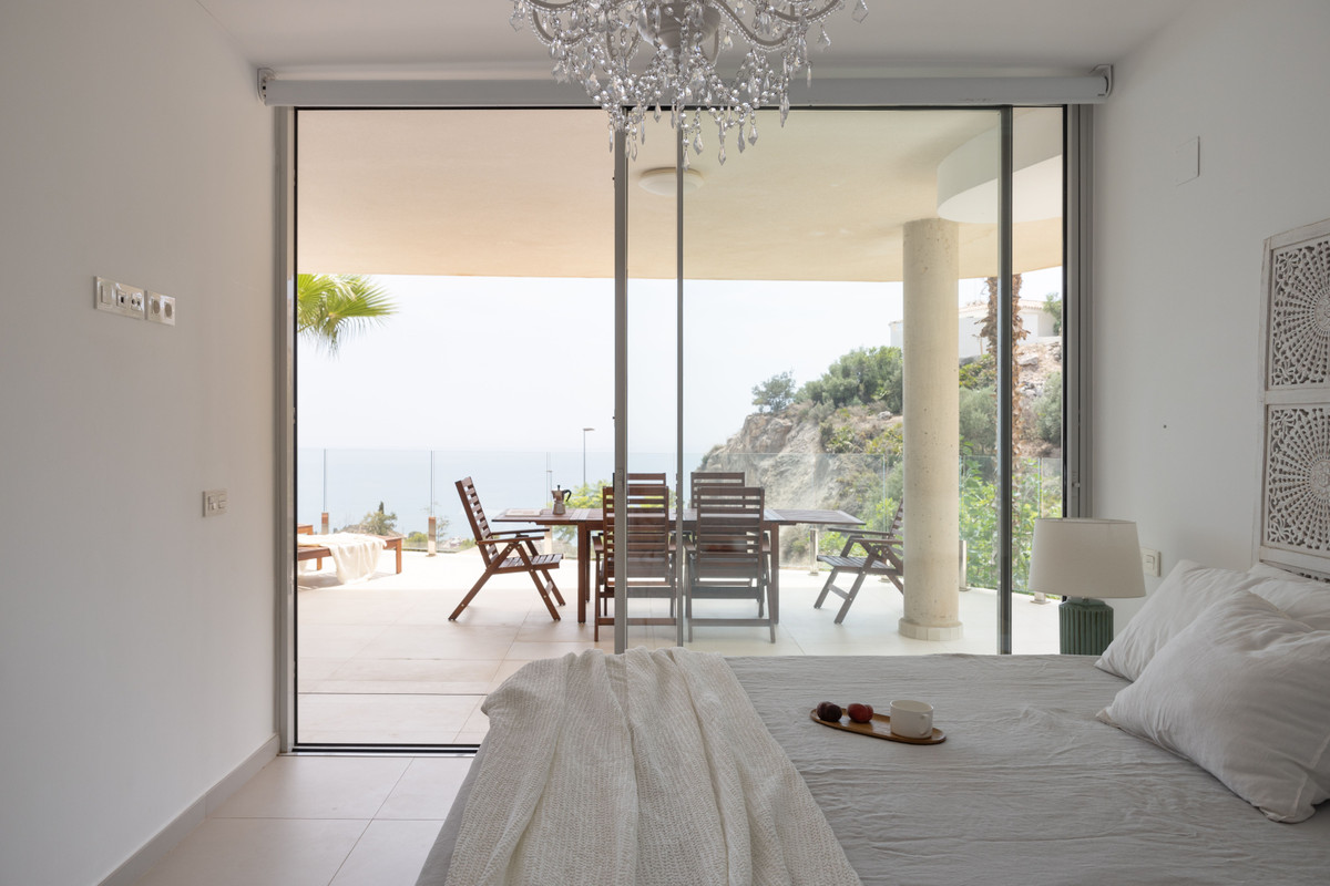 3 Bed Apartment for sale in La Capellania Costa Del Sol, Málaga, Spain