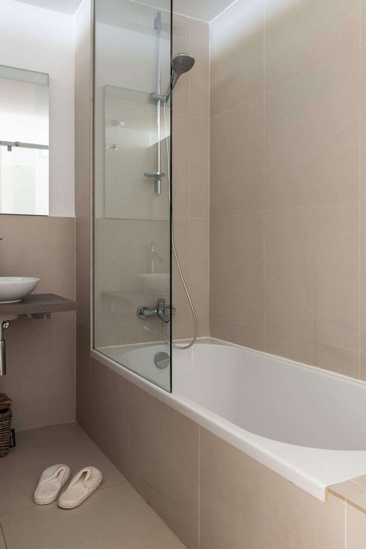 3 Bed Apartment for sale in La Capellania Costa Del Sol, Málaga, Spain