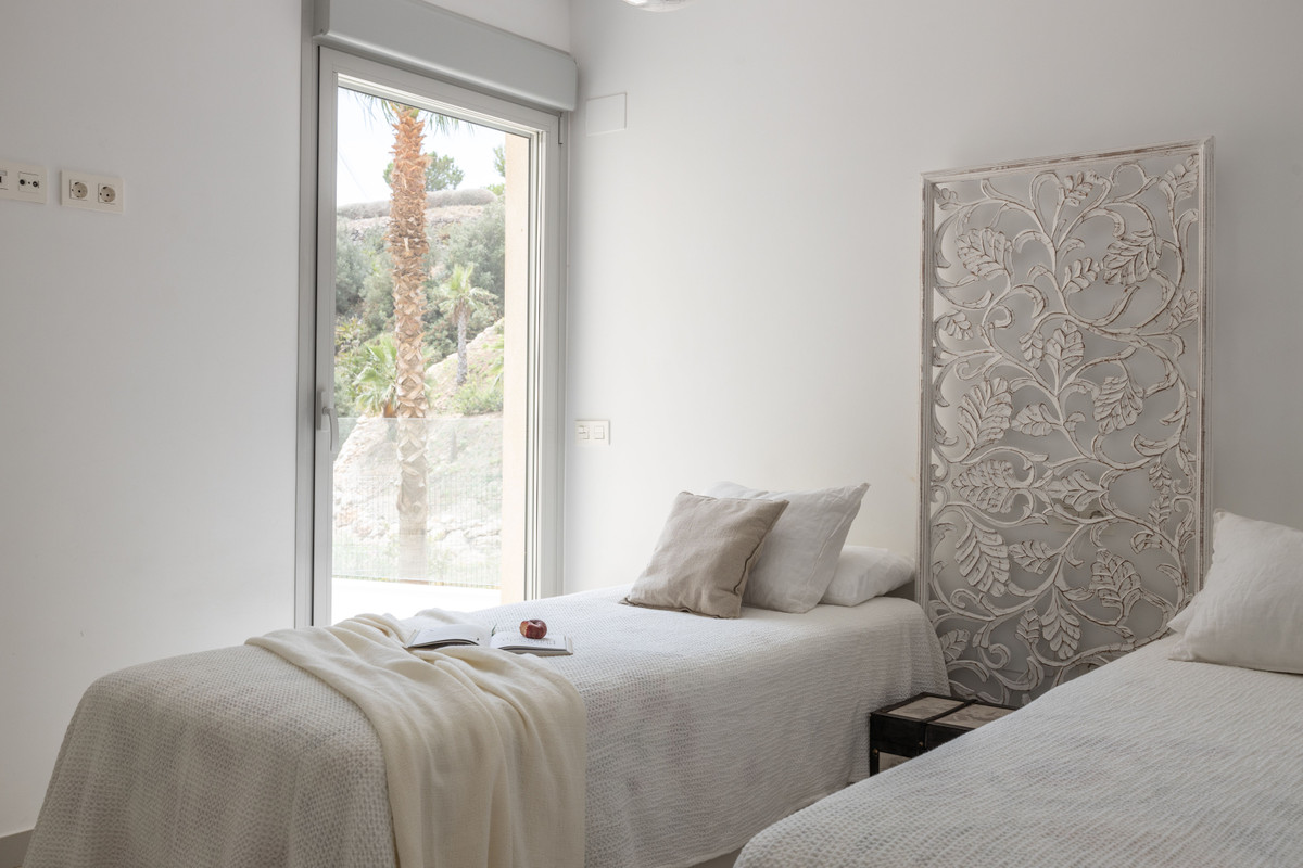 3 Bed Apartment for sale in La Capellania Costa Del Sol, Málaga, Spain